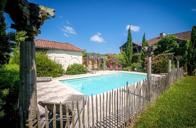 Beautiful farmhouse with private pool