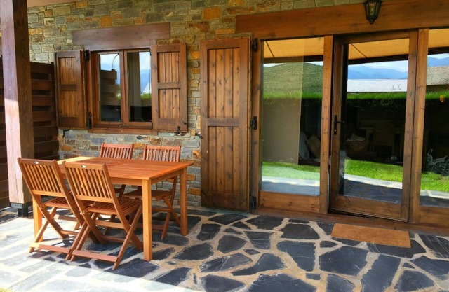 Beautiful first floor with pool in Olopte, ideal for 6 occupants