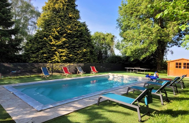 Beautiful cottage with heated swimming pool and large unoverlooked garden