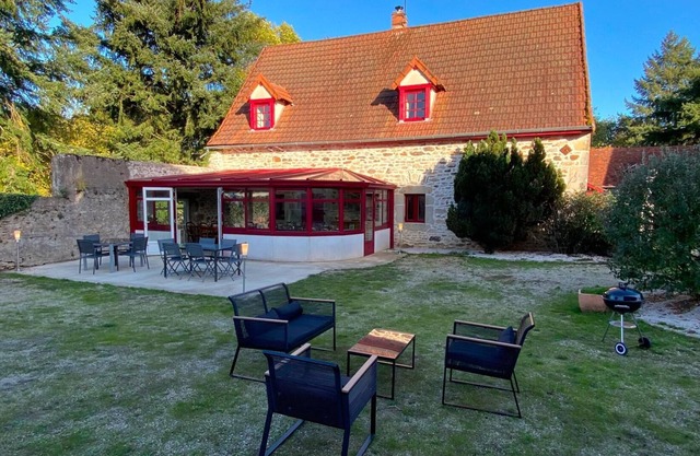 Beautiful Gîte in the Bourgogne with hottub