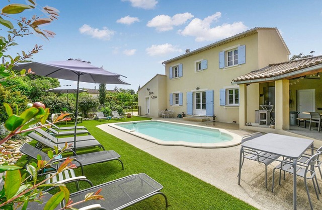 Beautiful home in St.-Paulet-de-Caisson