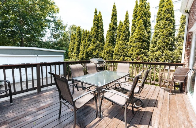 Beautiful FURNISHED Newport Victorian Home for Summers with 30-day minimum