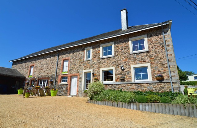 Beautiful gîte in former farmhouse with garden