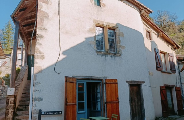 Beautiful Historic Holiday home with a chateau neighbour