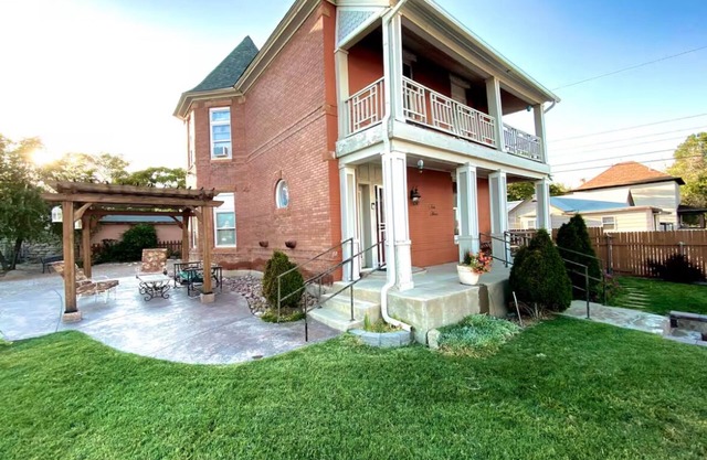 Beautiful Historic Home close to Downtown Pueblo