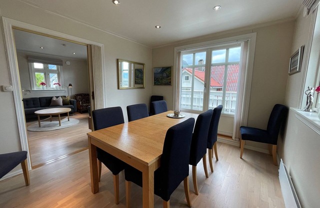 Beautiful holiday home in the center of Måløy