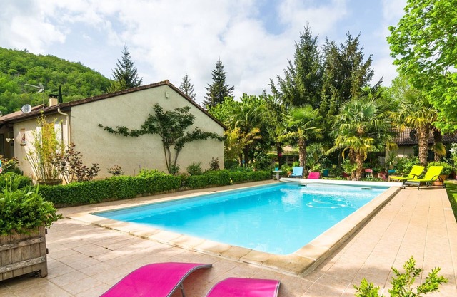 Beautiful holiday home with courtyard