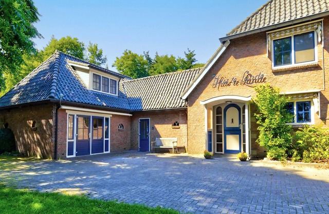 Beautiful holiday home in Salland nature