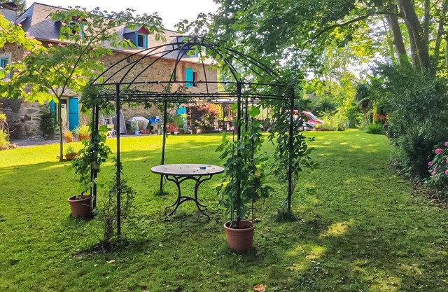 Beautiful home in Charritte-de-Bas