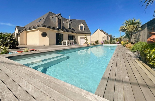 Beautiful home in Montfort-sur-Meu
