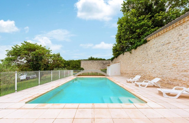Beautiful home in Salles sous Bois