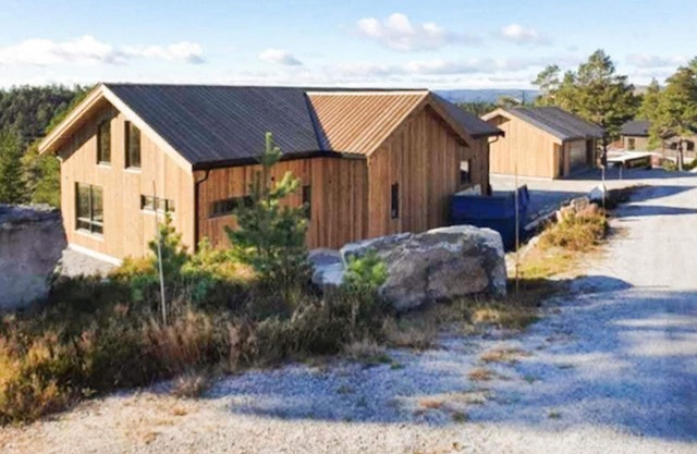 Beautiful home in Dølemo