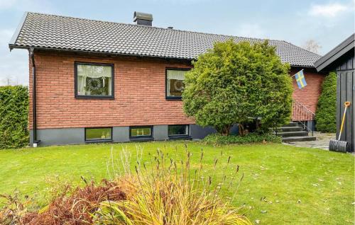 Beautiful Home In Dalsjöfors With Sauna