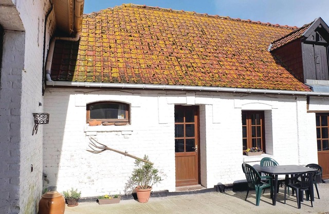 Beautiful home in Hames-Boucres