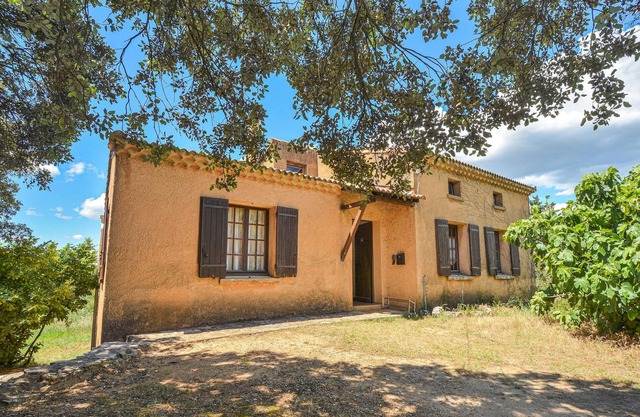 Beautiful home in Saint-Siffret
