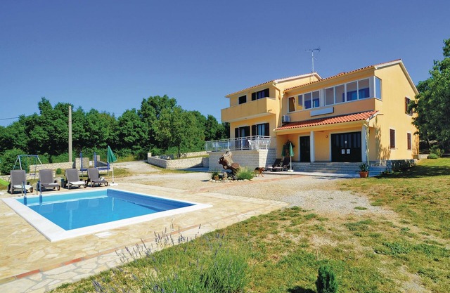 Beautiful home in Labin with WiFi