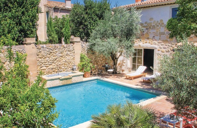 Beautiful home in Roujan with WiFi