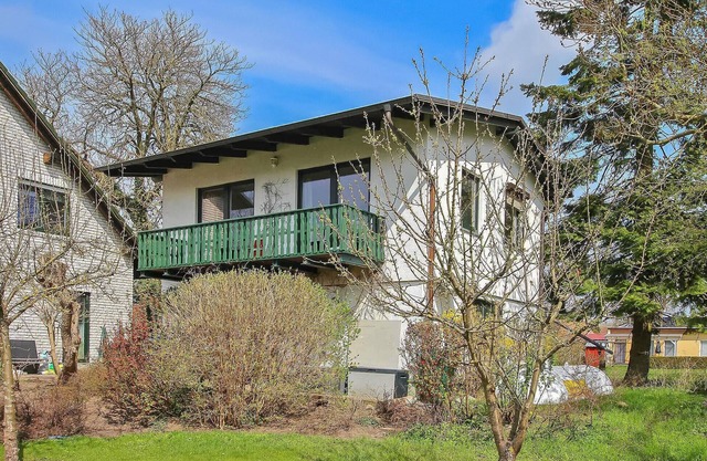 Beautiful home in Verchen with kitchen