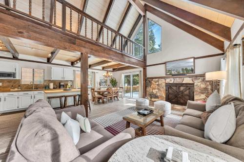 Beautiful Homewood Retreat with Deck and Grill