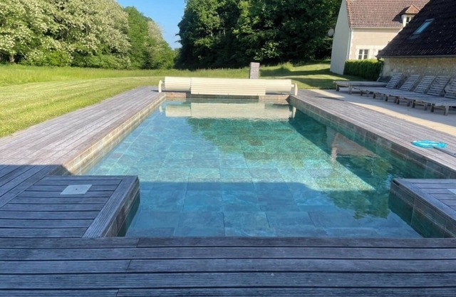 Beautiful house of charm any comfort, swimming pool in nature: Orfeuilles 12 p