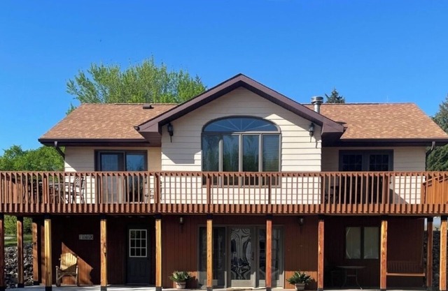 Beautiful house located within 1/4 mile of the Missouri River