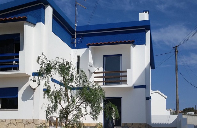 Beautiful house in quiet, authentic village, 50 steps from the beach