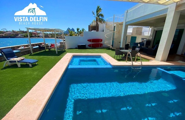 Beautiful House Vista Delfín Beach Front, with Pool