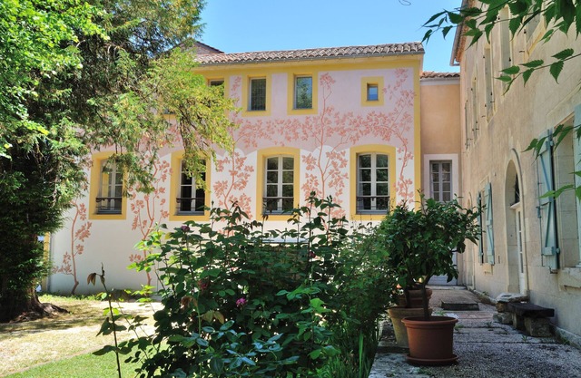 Beautiful house with garden and view of the Lot