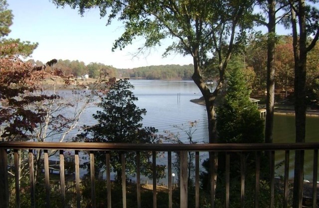 Beautiful Huge Lakefront House *Our Waterfront Paradise*