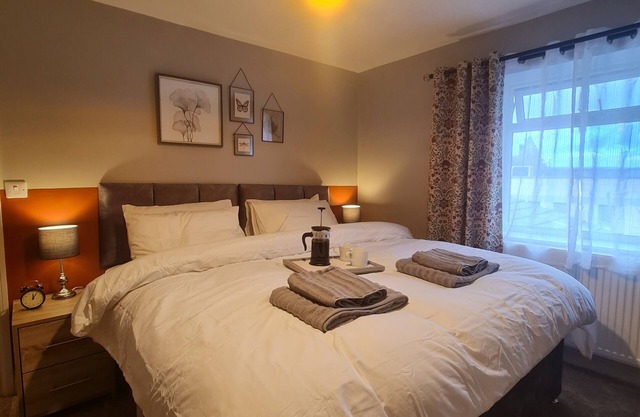 Beautiful Ilkley cottage sleeps 8 - pet friendly