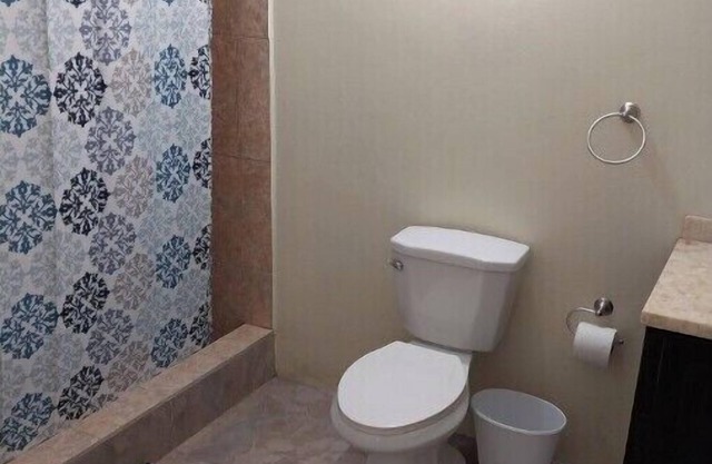 Beautiful island getaway, close proximity to popular beaches and historic site A