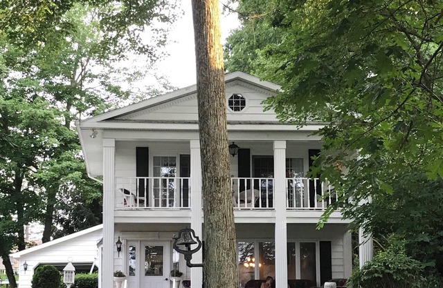 Beautiful Lake Front property on Fine Lake. Summer/Winter enjoyment
