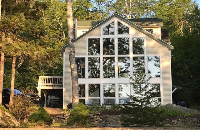 Beautiful lakefront home on Phillips Lake - Near Acadia!