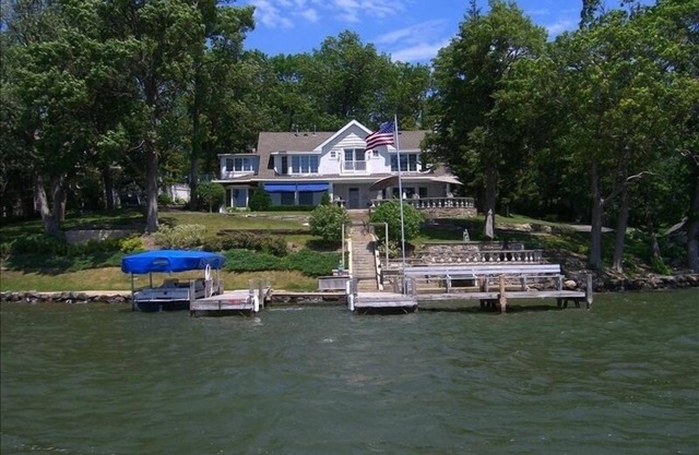 Beautiful Lakefront Home on Lauderdale Lakes!