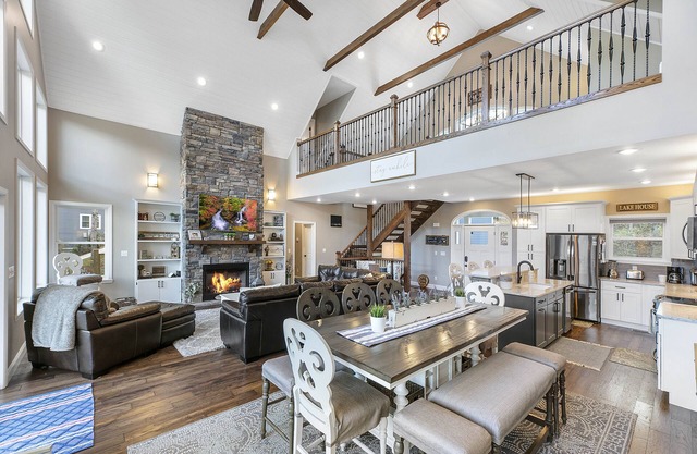 Beautiful Lakefront Home NO STEPS