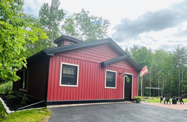 Beautiful Large Studio ~ West Gardiner