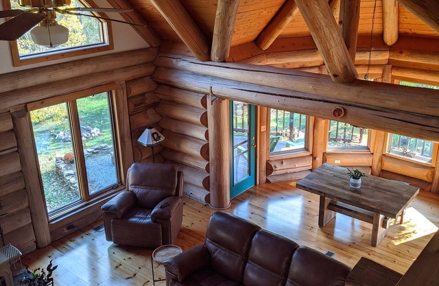 Beautiful log home on the Olentangy River