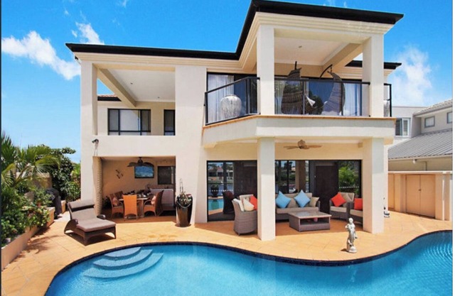 Beautiful, Luxury, Water Front with Pool House (close to all amenities)