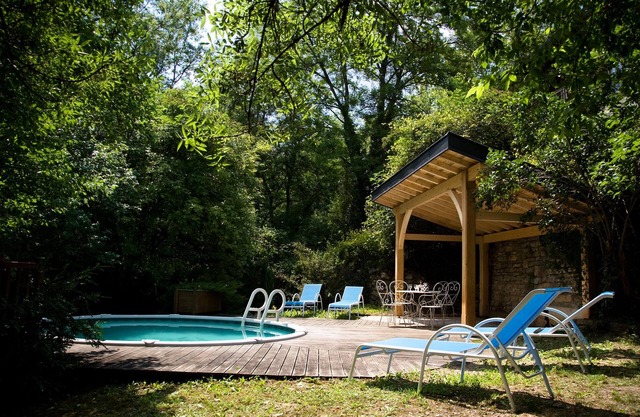 Beautiful manor house with pool and garden on the edge of the medieval village