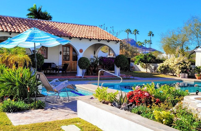 Beautiful mexican hacienda pristine pool, bar-grill palapa close to the beach