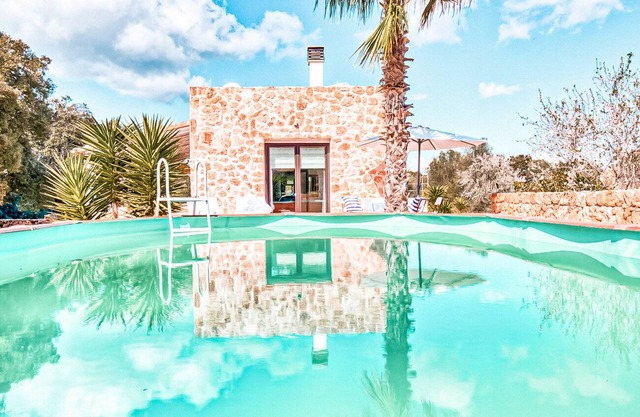 BEAUTIFUL MODERN FINCA "CAN PUPUT BÓ" FOR 2 PEOPLE WITH POOL, AIR CONDITIONING, WIFI