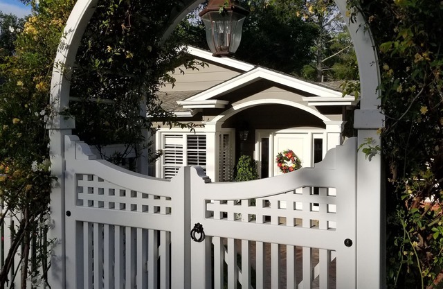 Beautiful Monterey Bay Home, 2BR, 2BA