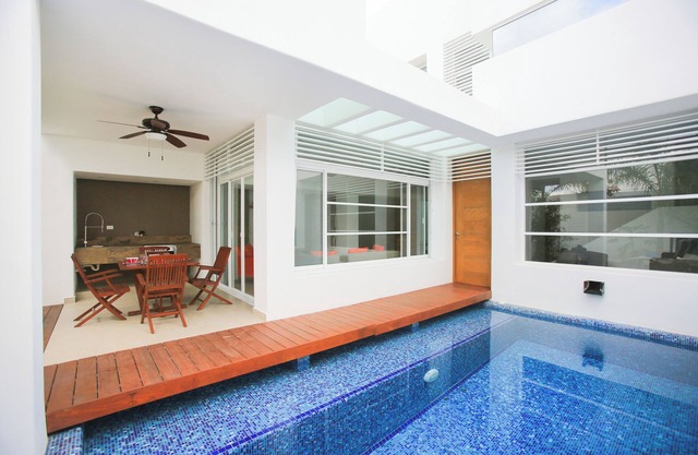 Beautiful Contemporary Home With Pool Located In The Middle Of San Miguel