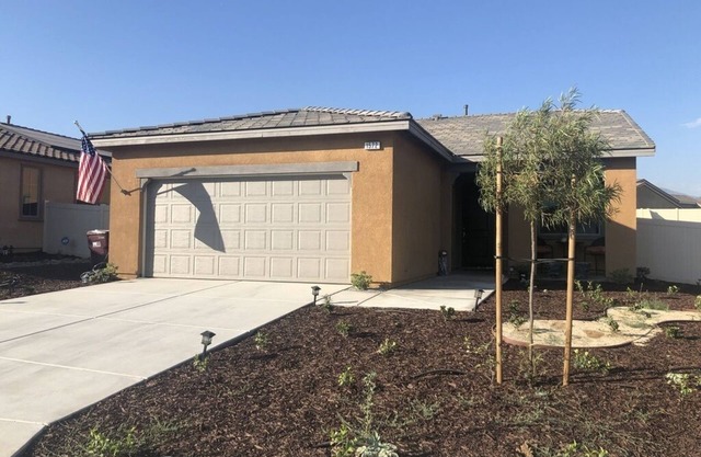 BEAUTIFUL NEW COZY HOME