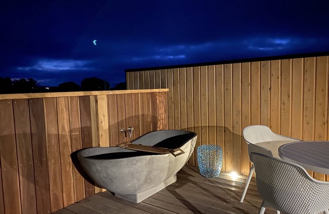 Beautiful new village apartment with roof deck- stone bath, 360 views & more