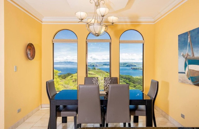 Beautiful Ocean View Penthouse 2 bedroom 2.5 bathroom - Casa Q