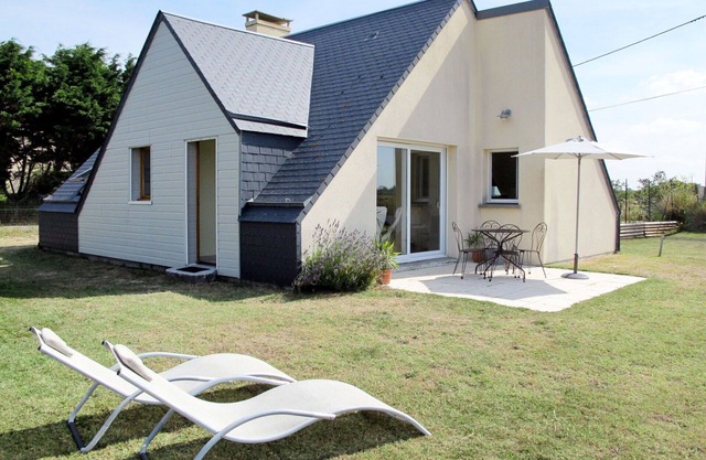 Beautiful private villa for 4 guests with TV, terrace, pets allowed and parking