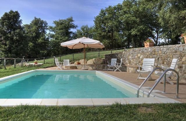 Beautiful private villa for 12 guests with private pool, WIFI, A/C and TV