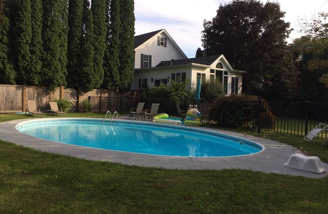 Beautiful Private Home in Historic Hurley with Fireplace