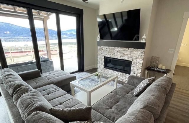 Beautiful Private Residence at Spirit Ridge
